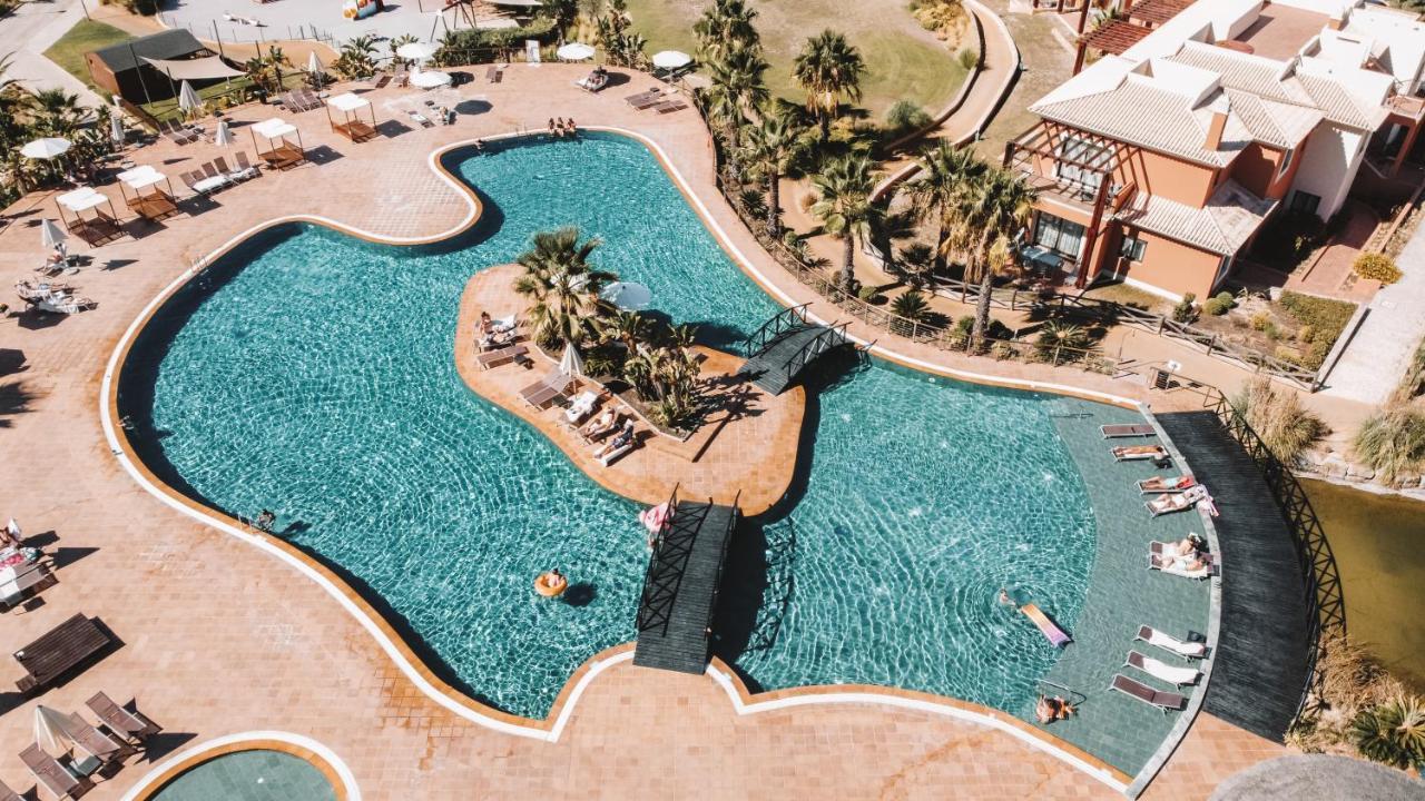 Monte Santo Resort Carvoeiro  Exterior foto Aerial view of the pool at the Sheraton Hotel