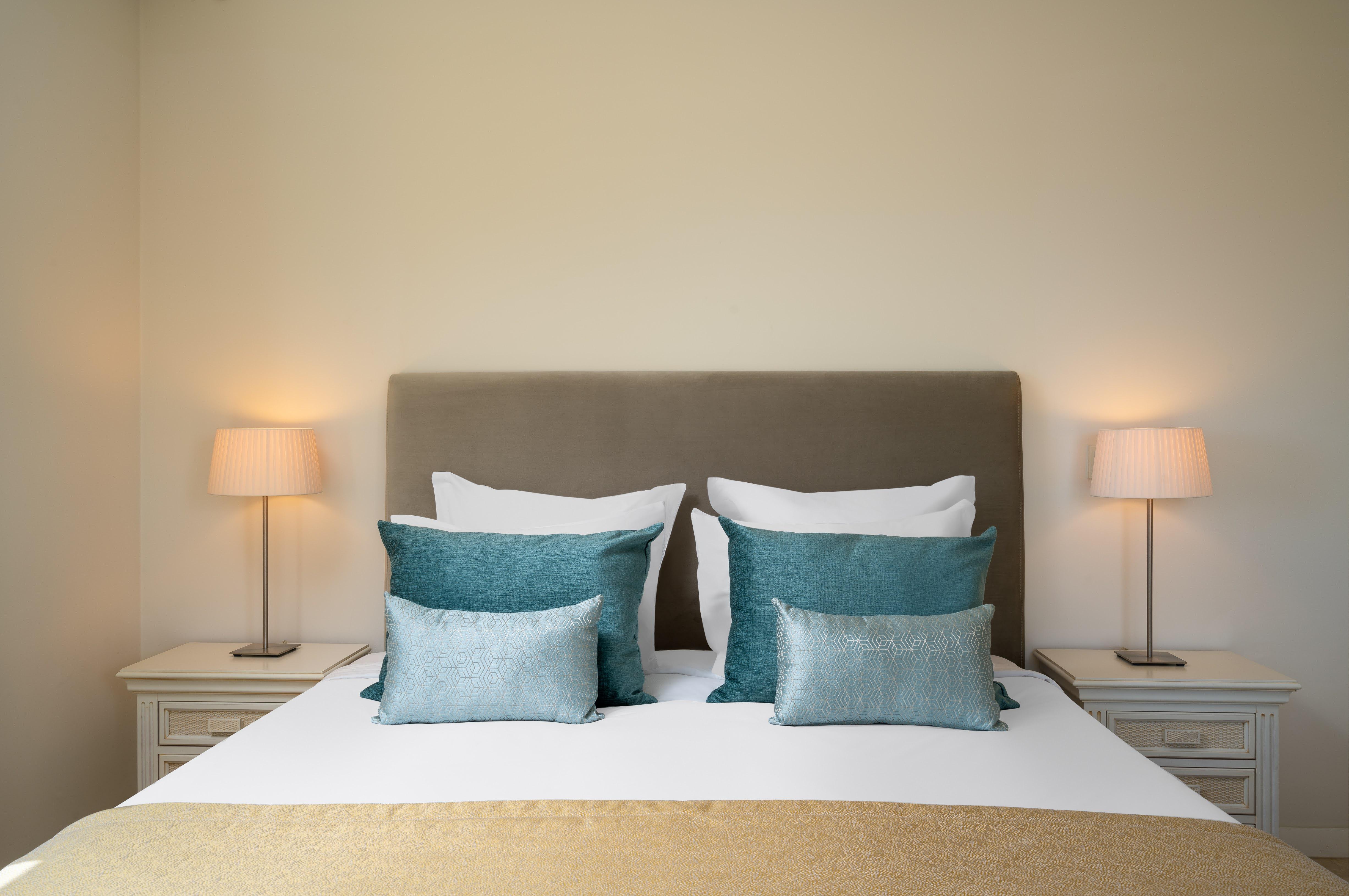 Monte Santo Resort Carvoeiro  Exterior foto A bed with cushions